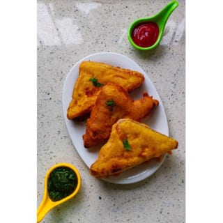 Bread Pakora (2 pcs)