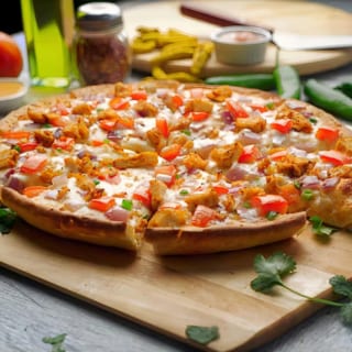 Halal Butter Chicken Pizzatwist